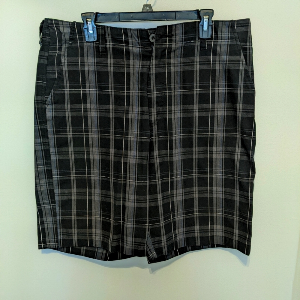 Men's Burnside plaid shorts